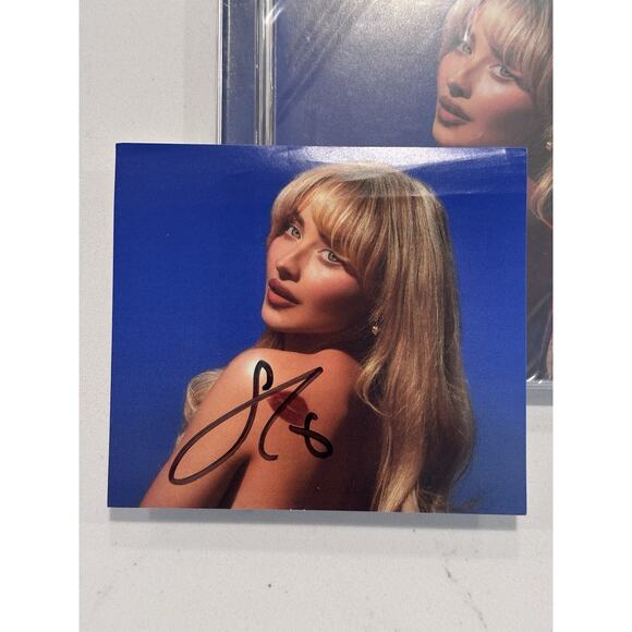 Sabrina Carpenter KISS On Front Short N’ Sweet Signed Photo And Signed Card - #5 - Picture 2 of 9